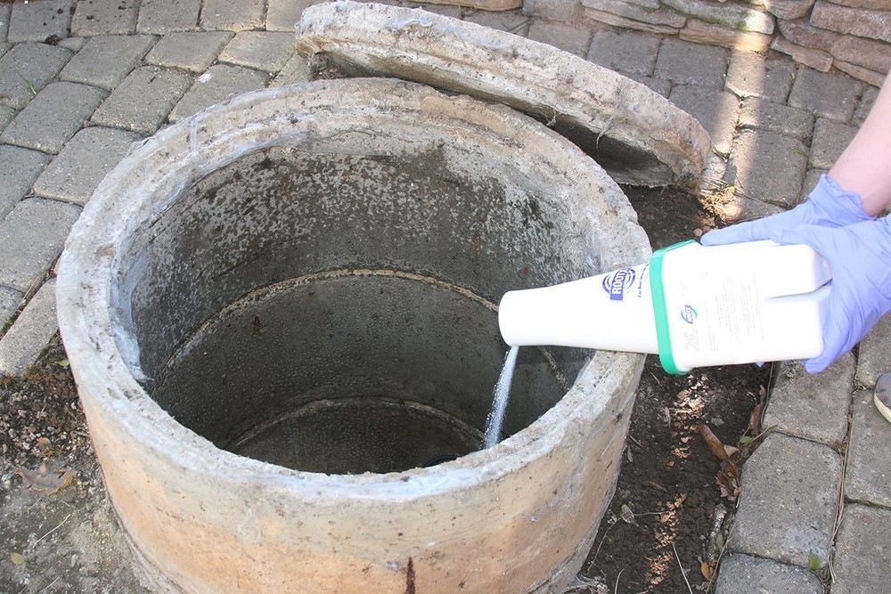 ROOTX - 4LB. JAR with Funnel/APPLICATOR Foaming Root Control for Sewer Lines and