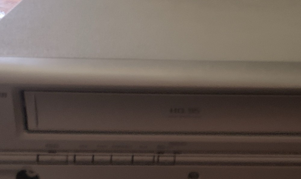 Emerson EWD2004 DVD VHS Player Recorder Combo Component Composite Audio Console