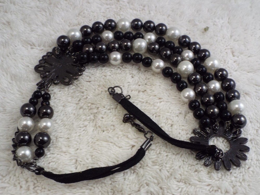 Black White Bead Necklace (C54)