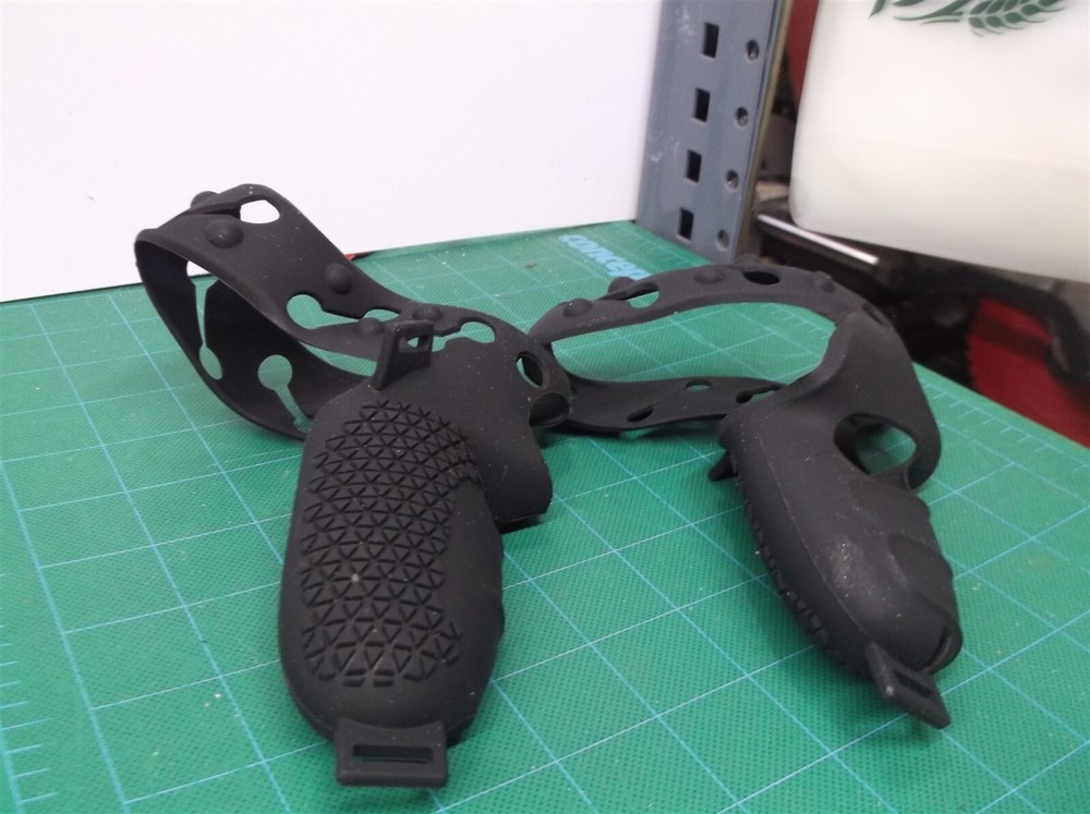 VR controler grip covers with straps for ocolus 2