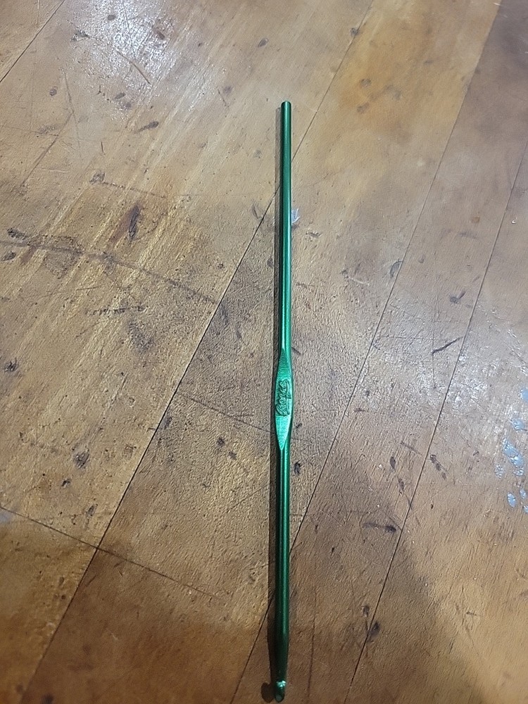 Boye Crochet Hook Size E USA