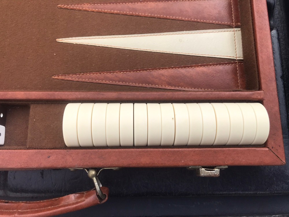 Vtg BACKGAMMON SET Brown And Cream-No Cups
