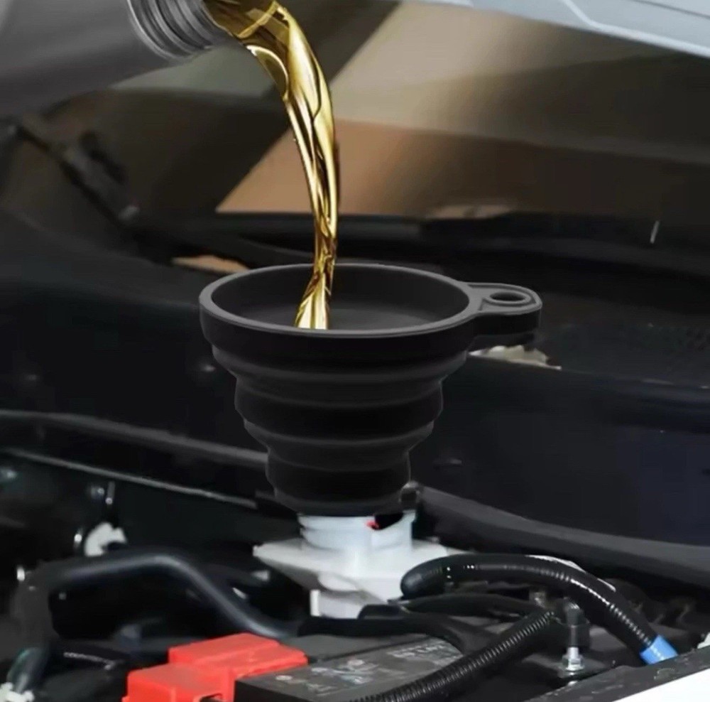 Engine Funnel Car Universal Silicone Liquid Funnel