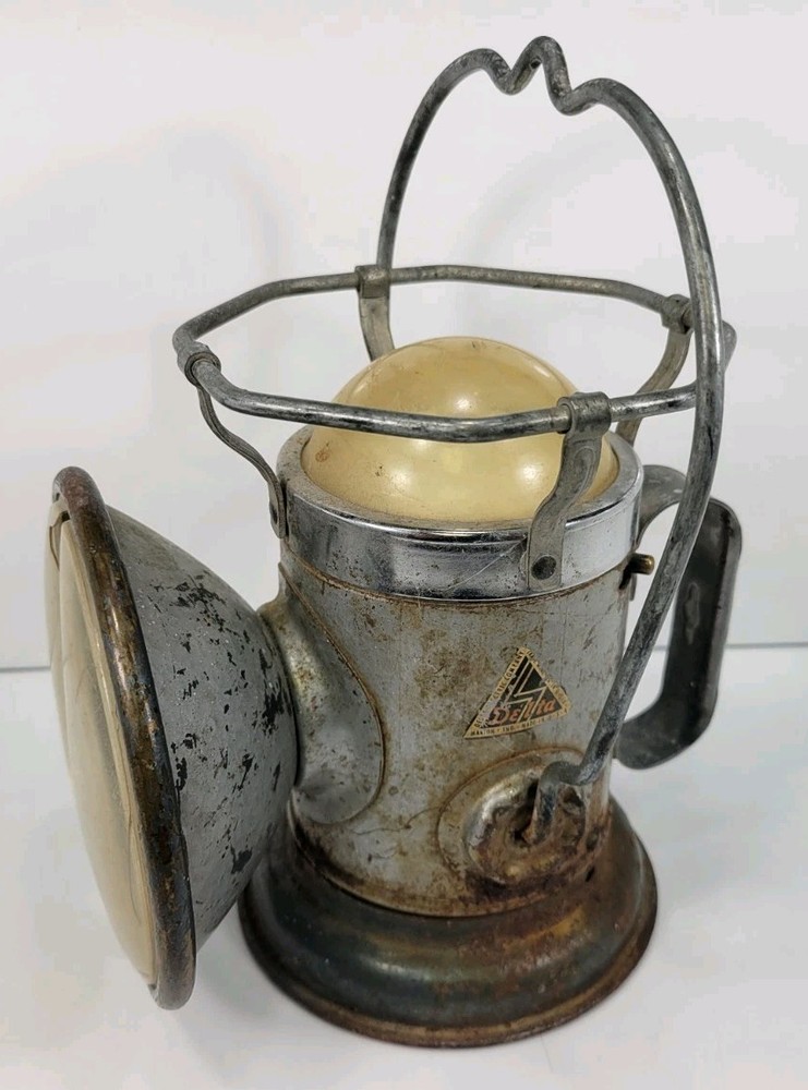 VINTAGE DELTA BARN LANTERN - DELTA POWERLITE - COMPLETE - SEE DESCRIPTION