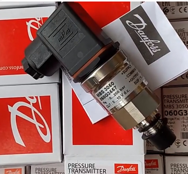 1pcs Danfoss MBS3050 060G3557 pressure sensor