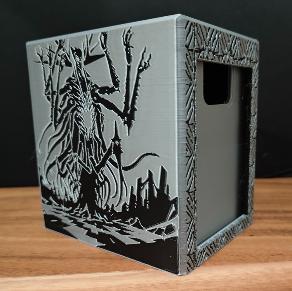 Eldrazi themed MTG Deck Box, EDH Commander Card Case