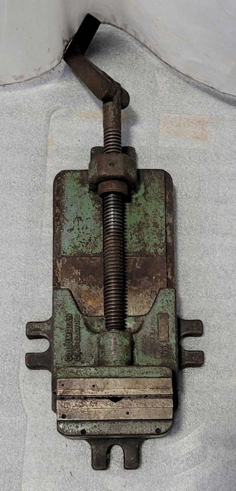 5" MACHINE VISE WITH 9" OPENING