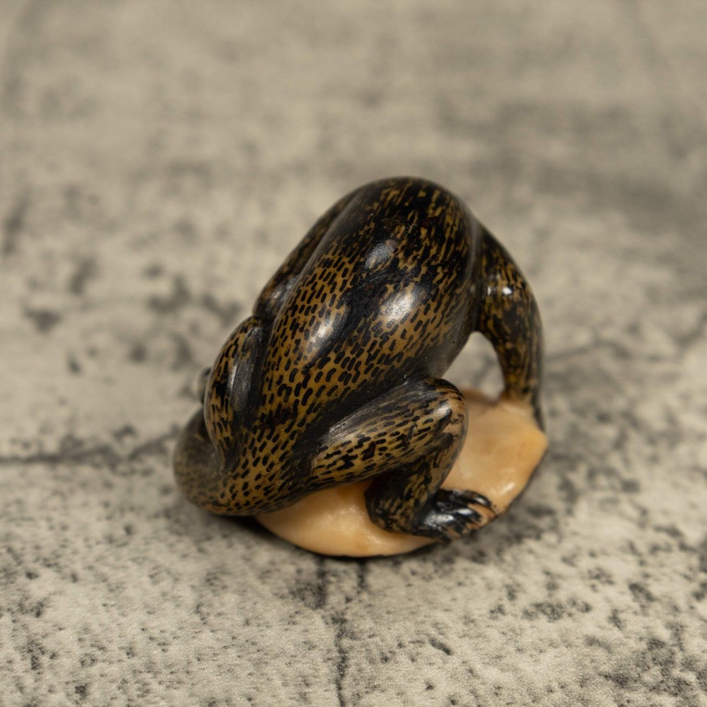Howlar Monkey Tagua Carving