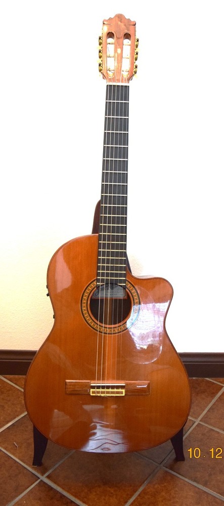 Ramirez 2CWE Classical Guitar