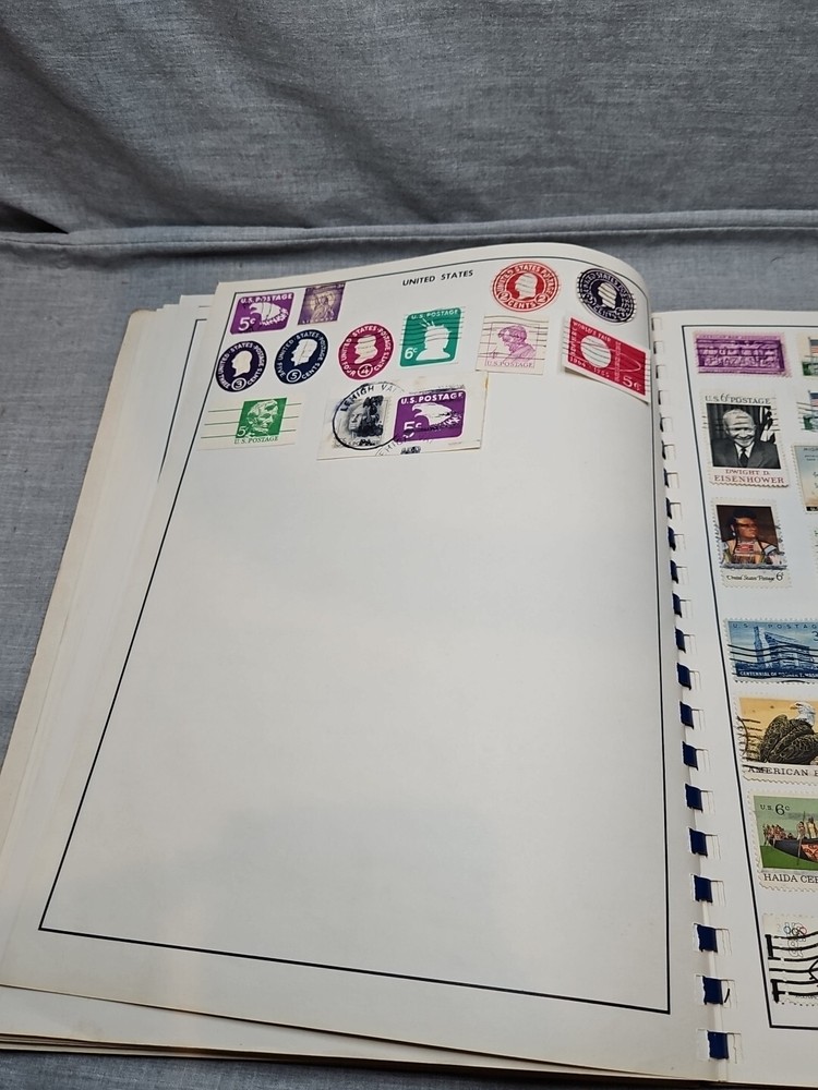 The Harris Freedom Album United States Stamp Book 1967 Read 200 Stamps Included