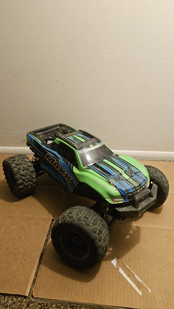 Traxxas Maxx Roller/slider