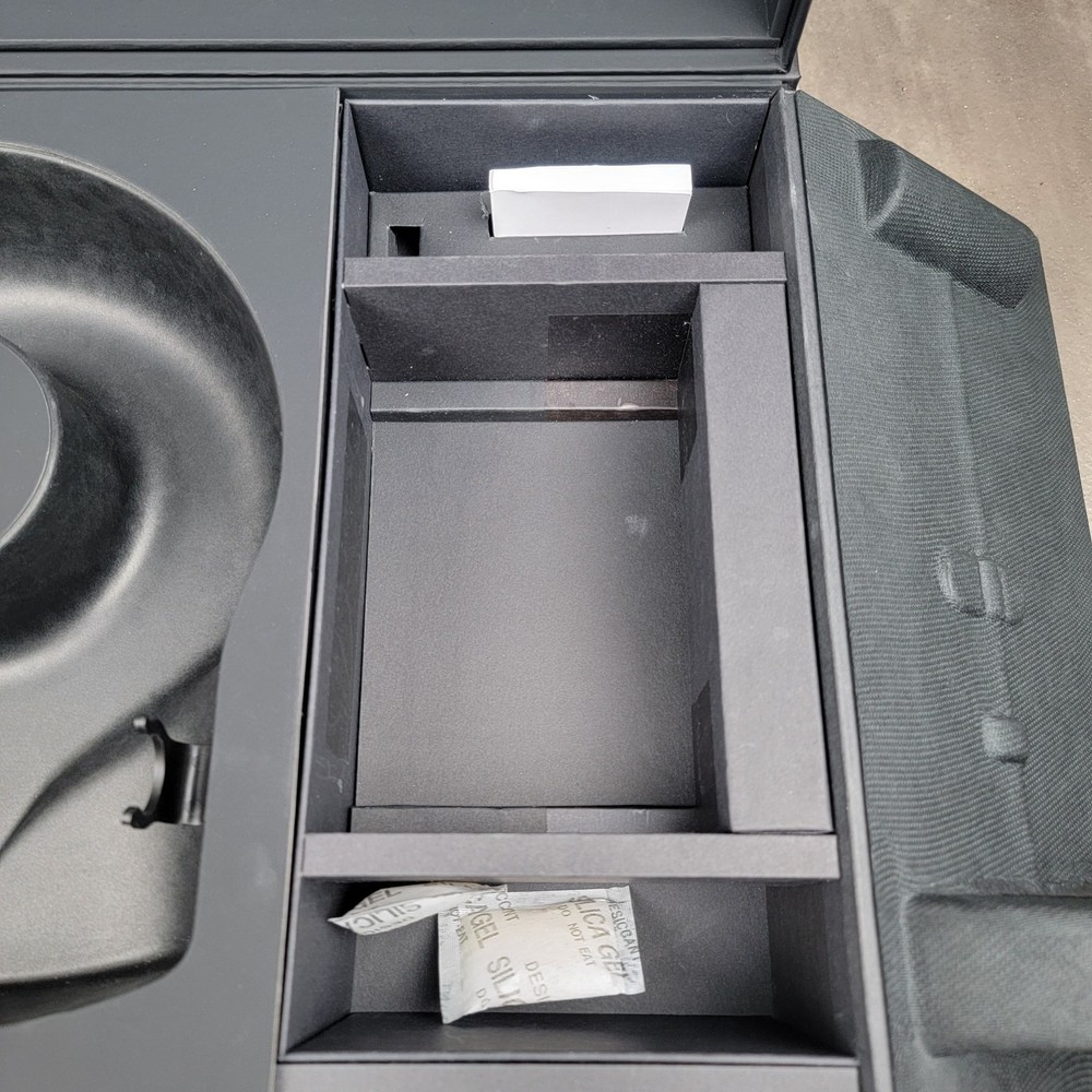 EMPTY BOX ONLY Meta Oculus Rift CV1 VR Virtual Reality Headset System BOX ONLY