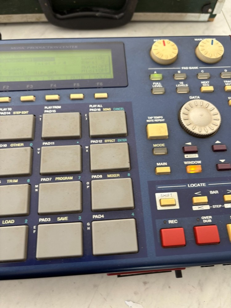 Akai MPC1000