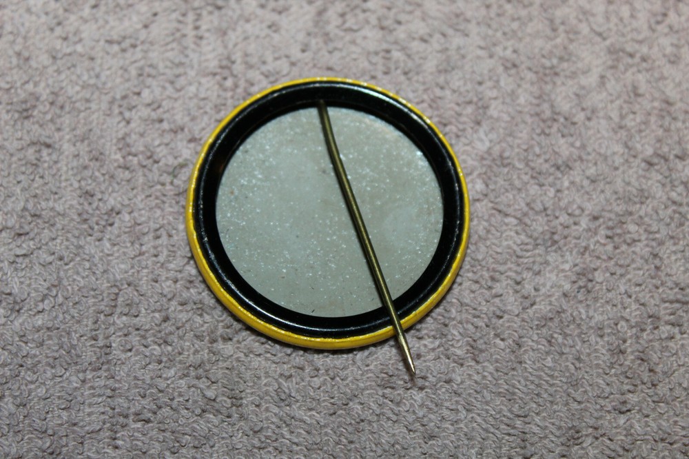 Original WW2 U.S. Army Eagle Crest Metal Button w/Rear Attachment Pin, Minty !