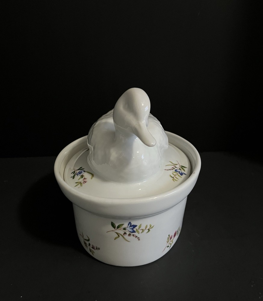BIA Cordon Bleu ceramic duck covered casserole dish