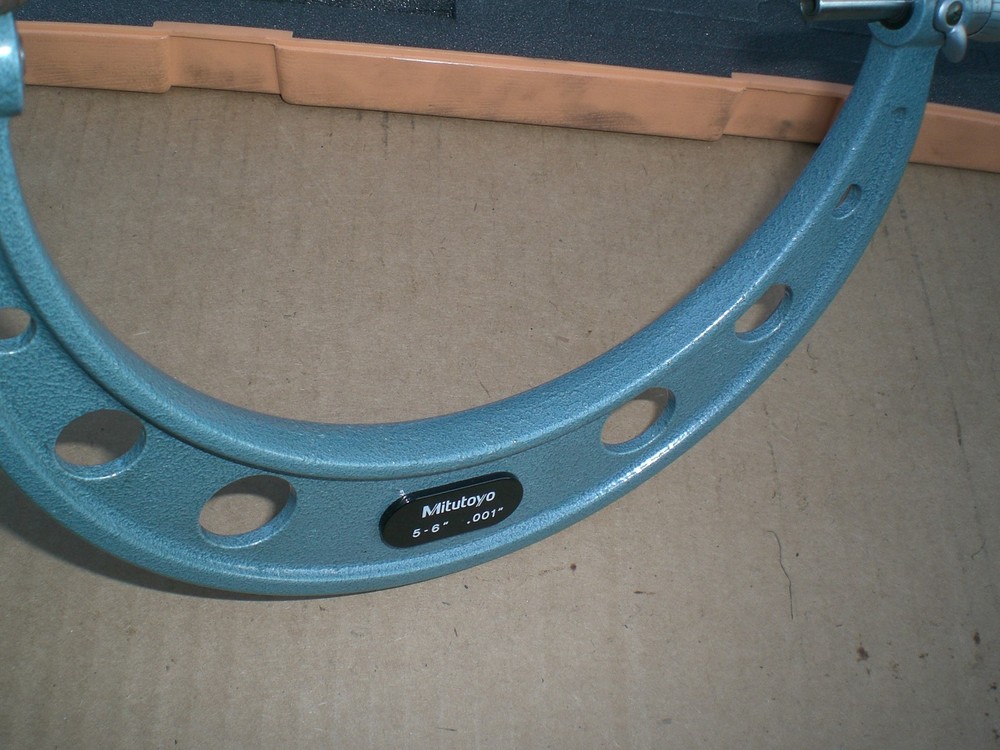 Mitutoyo 126-142 Thread Micrometer 5-6" Range .001" Graduation with case