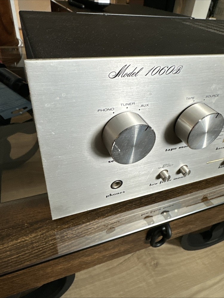 Marantz 1060B Integrated Stereo Amplifier
