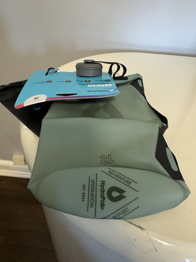 HydraPak Seeker Bottle 2L Sutro Green