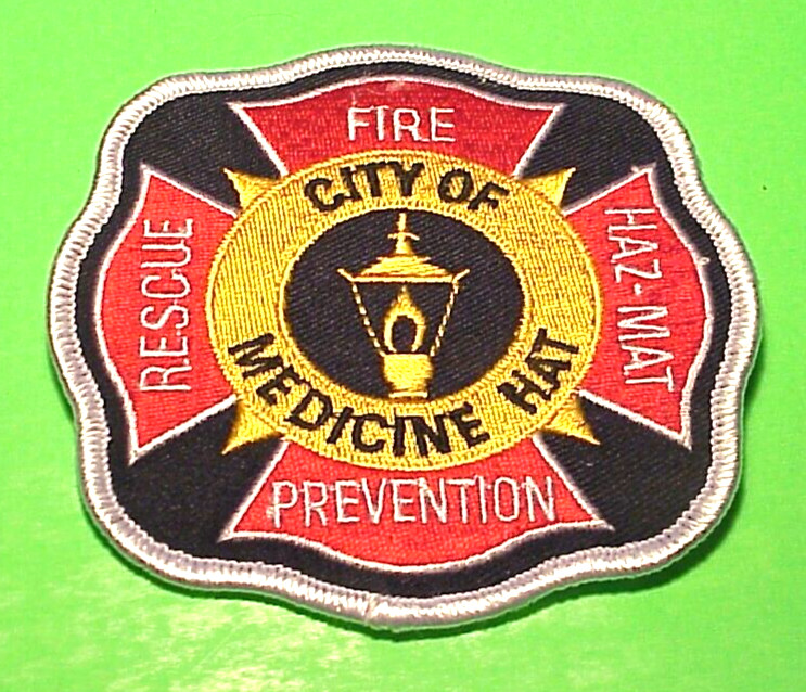 MEDICINE HAT  ALBERTA CANADA  ( SILVER BORDER )  3 3/4"  FIRE DEPT. PATCH TYPE 2