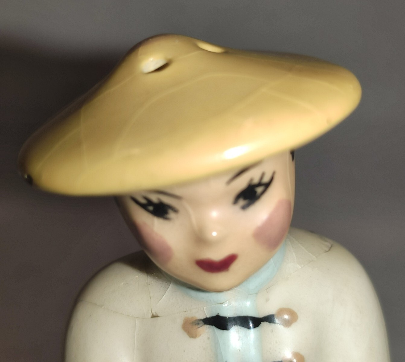 Vintage Ceramic Asian Salt And Pepper Shaker 4¼" Tall Signed **Damaged Read**