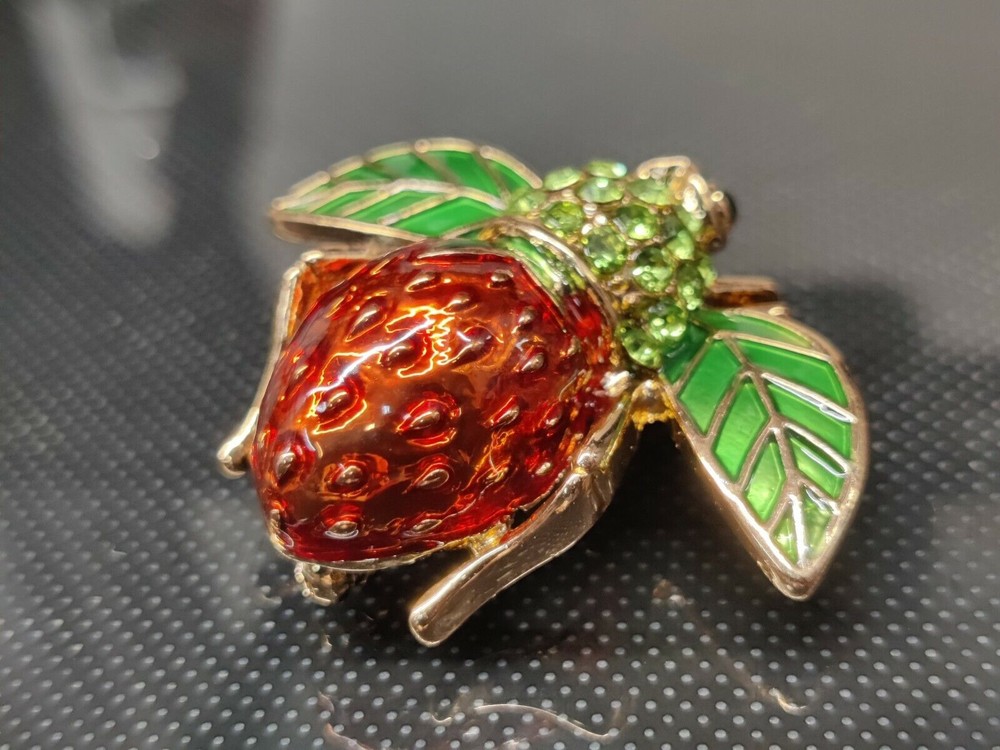 joan rivers bee pin rare