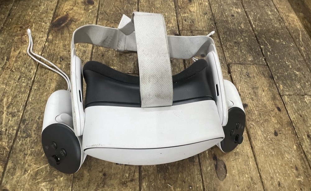 Meta Quest 3S 128GB VR System P97