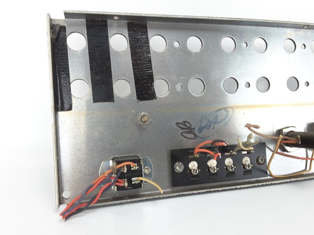 MCINTOSH C32 PREAMPLIER PARTS: BACK PANEL