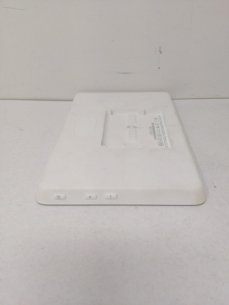 DEFECTIVE/CRACKED SCREEN Amazon Echo Hub 8 G3D