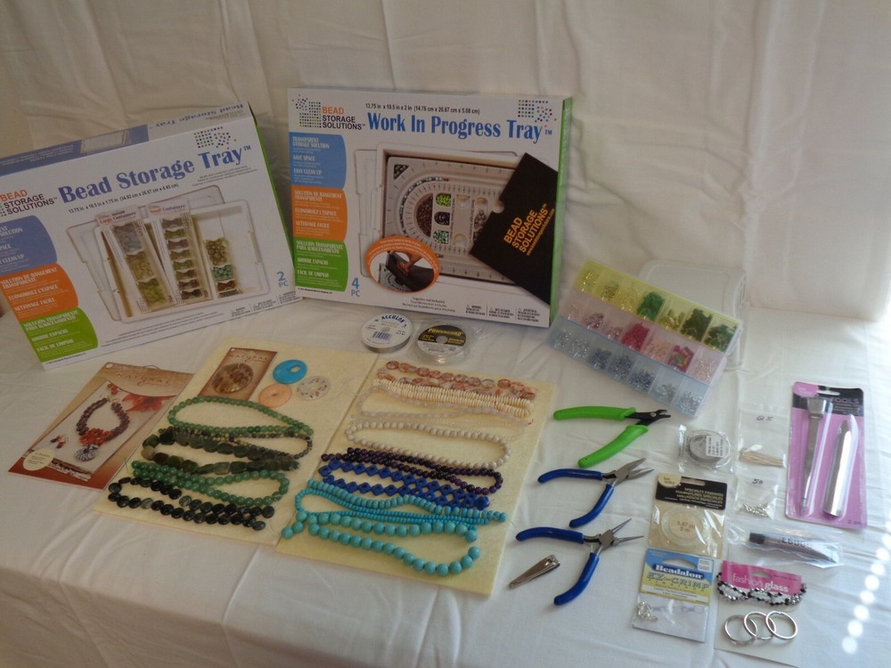 BEADING KIT PROFESSIONAL QUALITY:  STORAGE & DESIGN BOARD, BEADS TOOLS FINDINGS