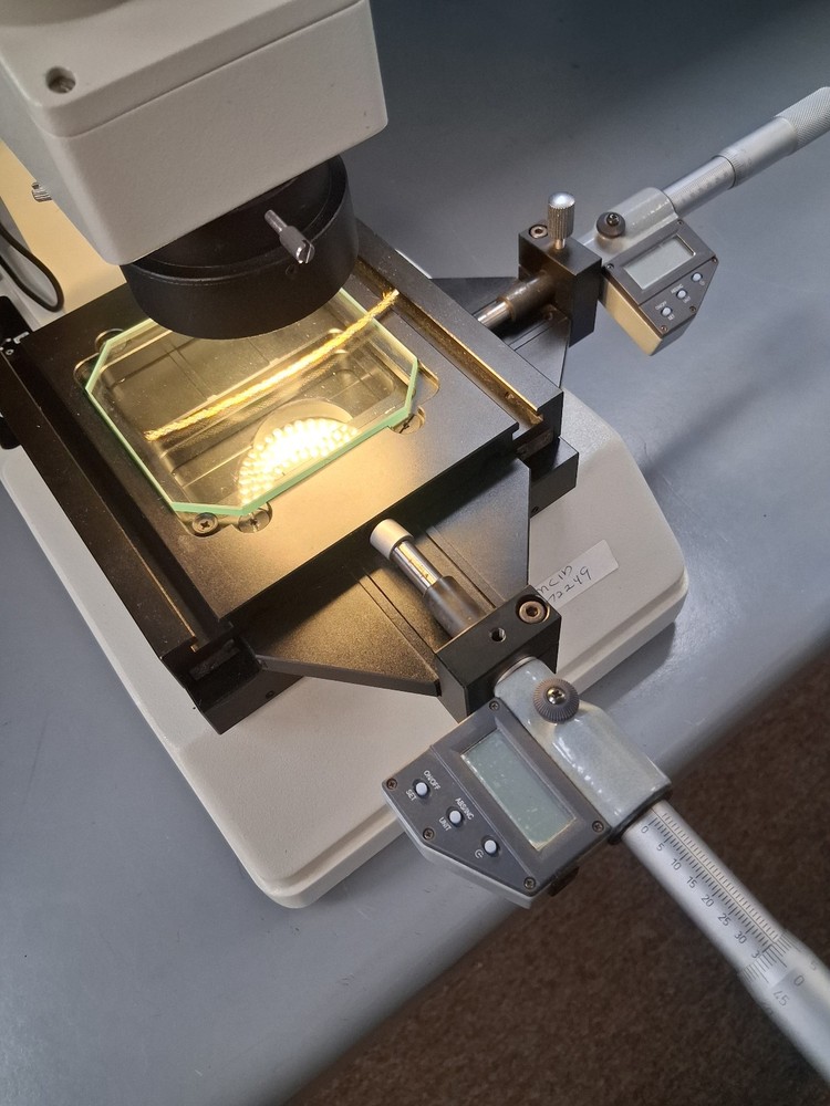 MMBT-1DM XY Tool Scope 20X Toolmakers Manual Microscope 2"x2" Stage HDMI Camera