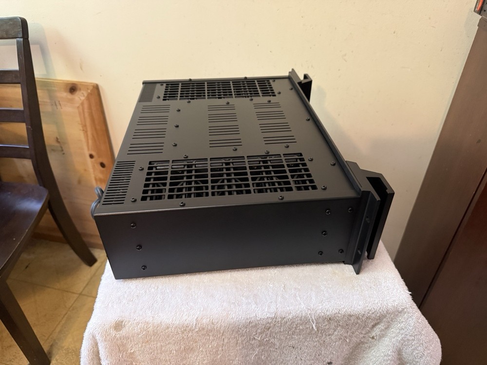 SAE A301 High Resolution amplifier