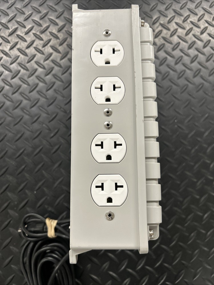 Blueprint Controllers HUB-8A-8, 8 Light 240V Controller w/120V trigger cable