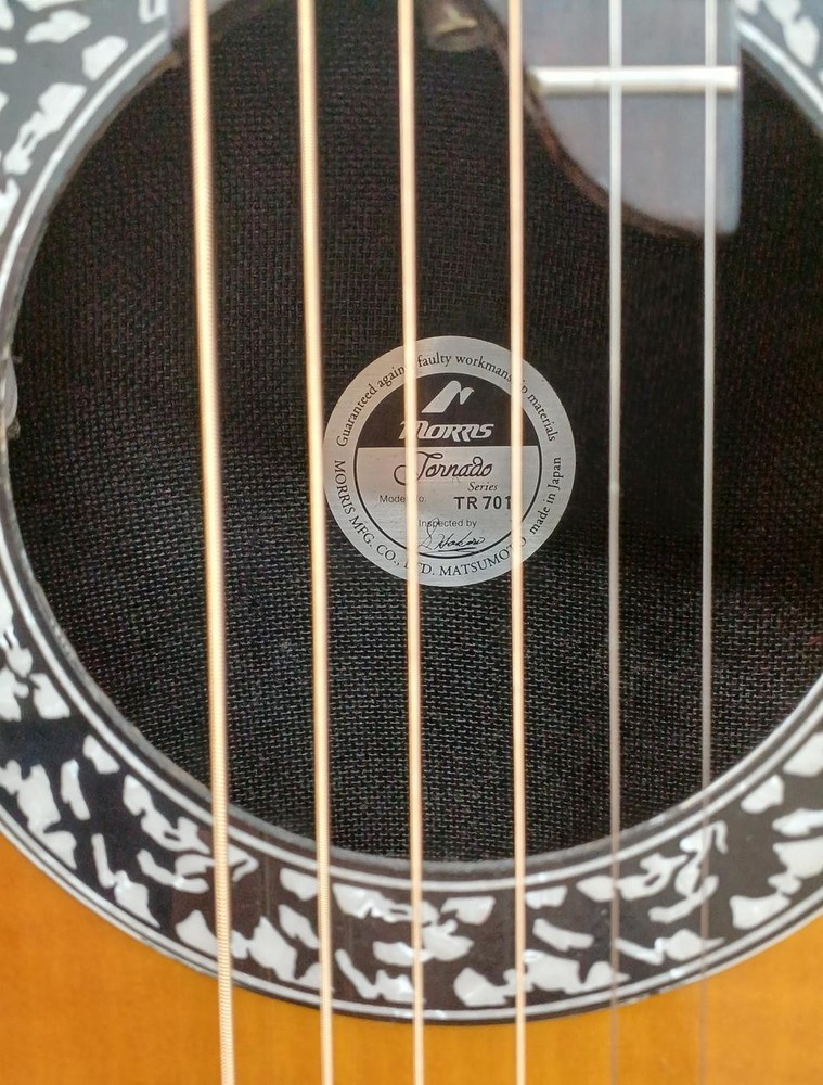 MORRIS TR701 electric acoustic guitar
