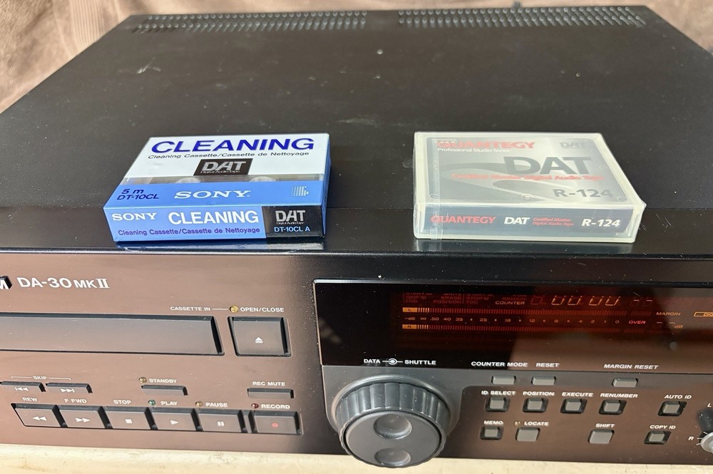 Tascam DA-30 MK 2 professional DAT Recorder