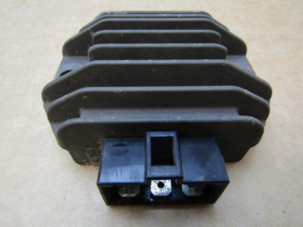 Yamaha YBR 125 2013 9,655 miles regulator rectifier (13652)