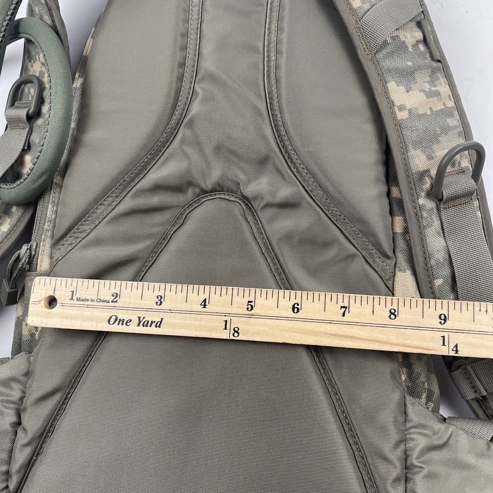 Camelbak Maximum Gear Digital Camo Hydration Backpack With Bladder Hiking Bag