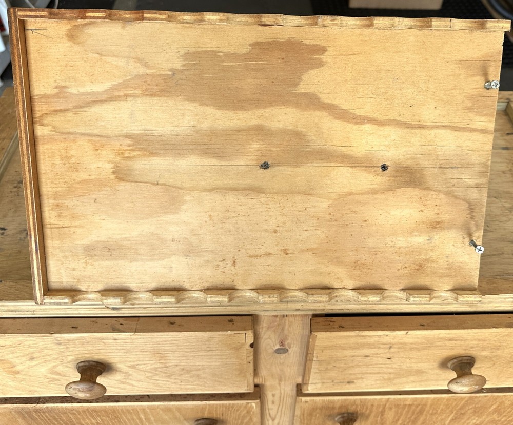 WORK BENCH SUITABLE FOR A SMALL LATHE OR A SEWING MACHINE WITH TOOL HOLDER