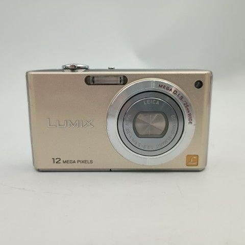 Panasonic LUMIX DMC-FX40 Compact Digital Camera Excellent Condition Accessories