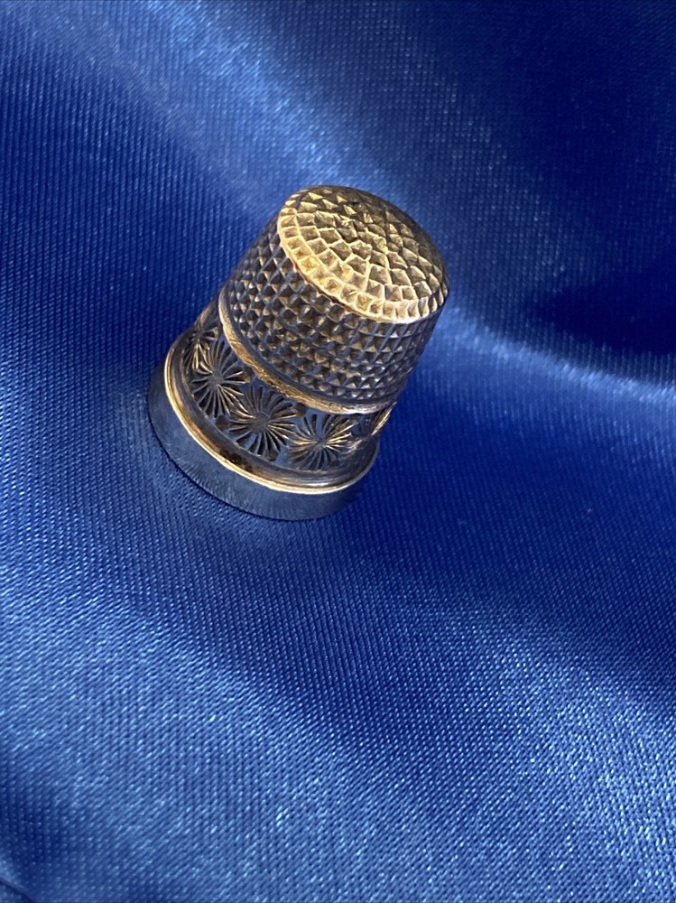 Early 1900’s Chester Hallmark Charles Horner SOLID SILVER THIMBLE No:7