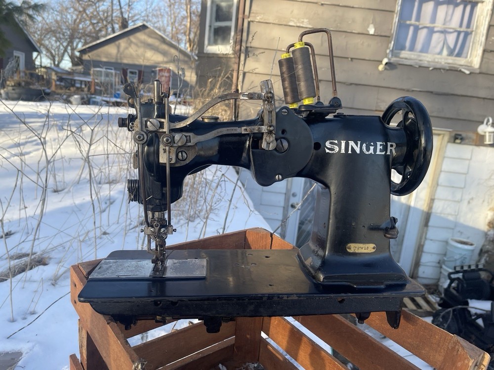 Singer 72w19 Twin Needle Sewing Machine