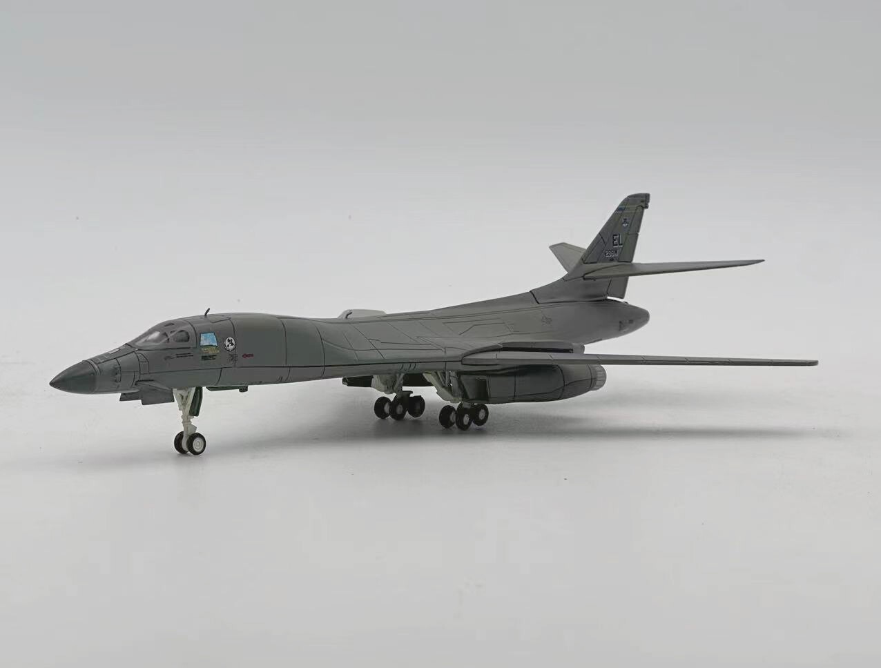 Wltk USAF EL28BW Rockwell B-1B Lancer Bomber 1/200 Diecast Aircraft Jet Model