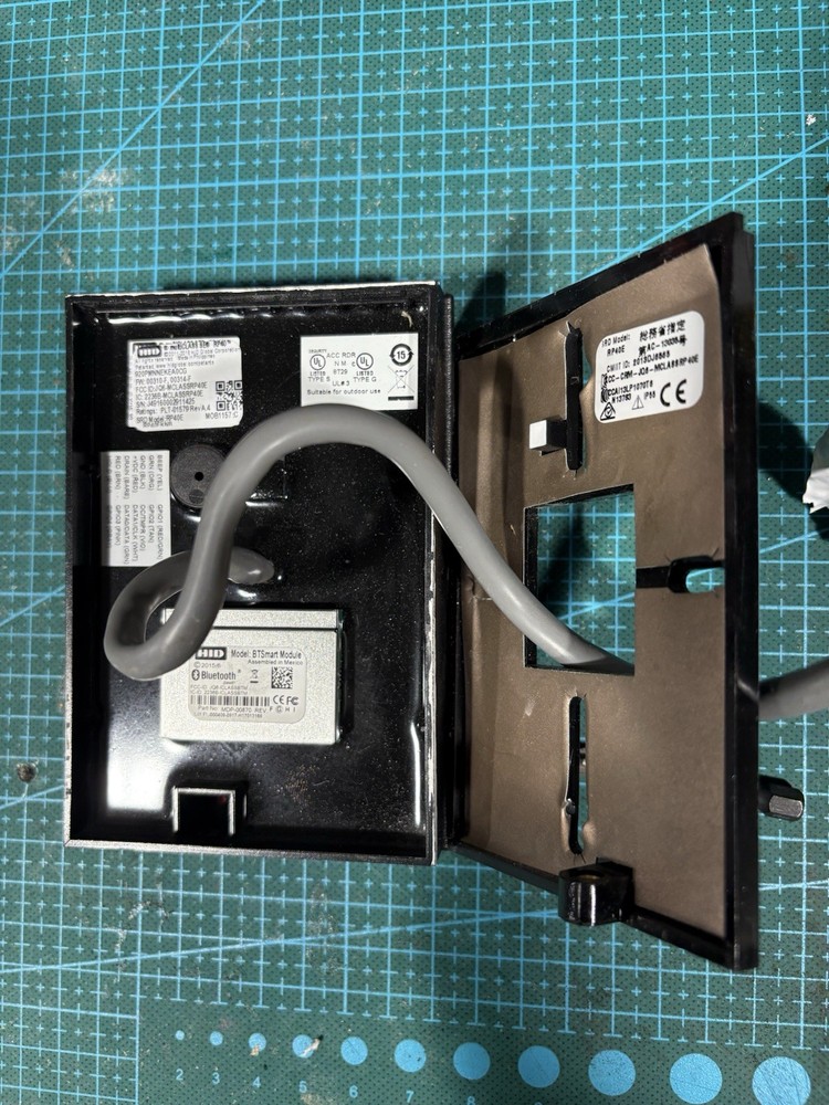 2pcs HID multiCLASS Reader RP40 + Bluetooth