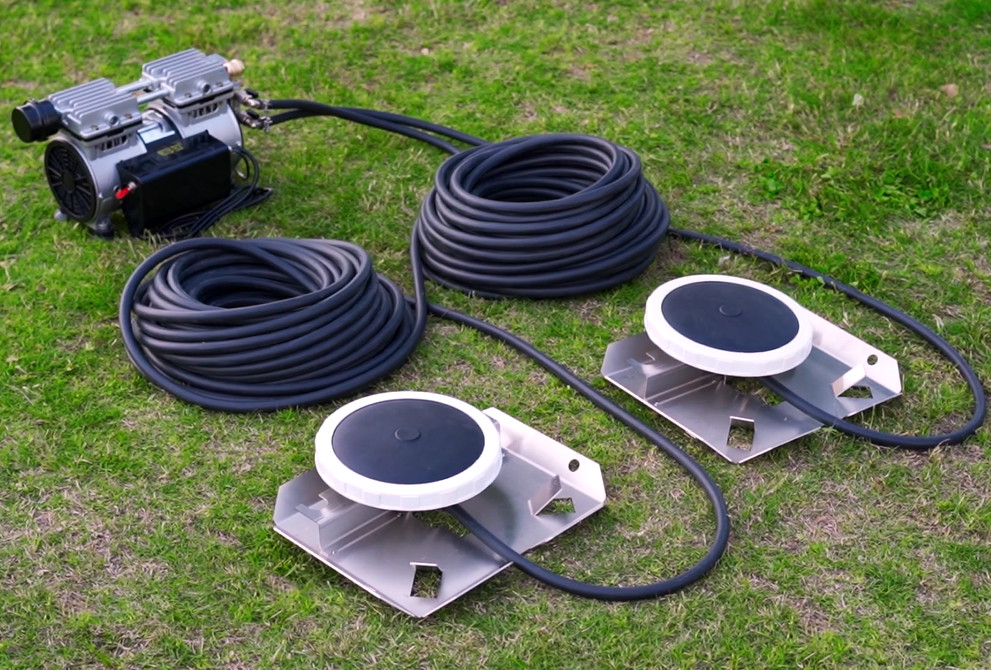 Pond Aerator Pump Air Compressor & 200' Self Sink Hose 2 Diffusers Aeration Kit