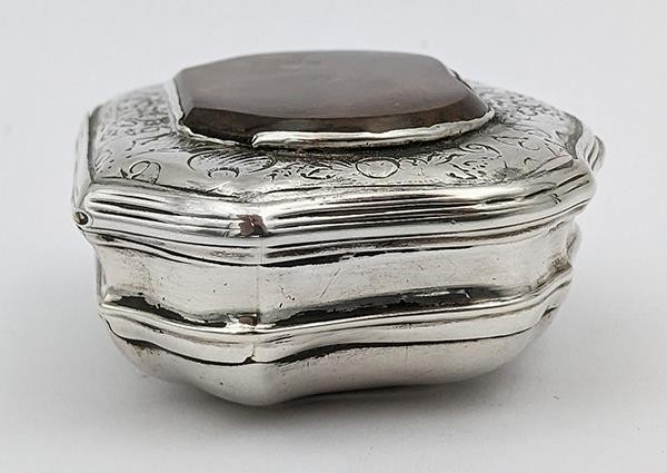 GEORGIAN SOLID SILVER & AGATE SNUFF BOX 18TH CENTURY