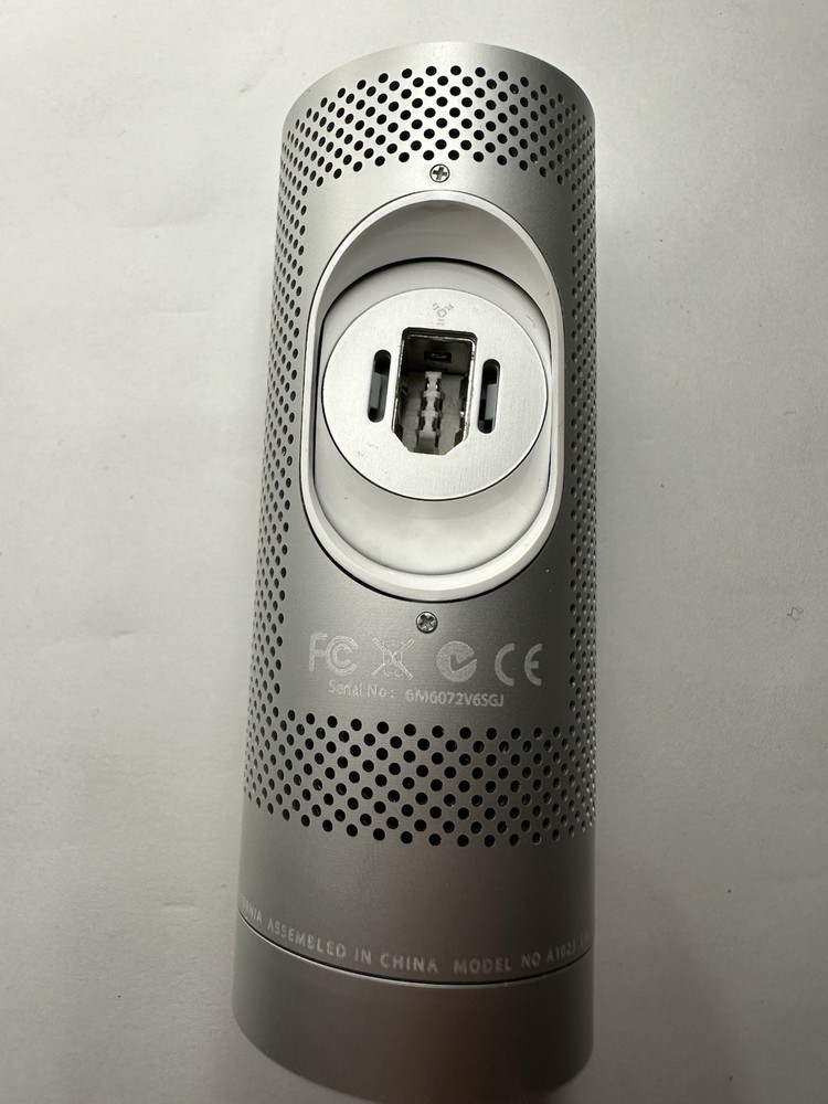 Apple iSight A1023 FireWire Webcam with Mount and Cable