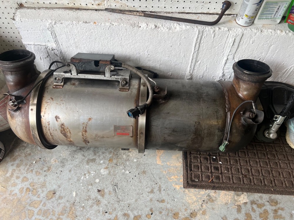Detroit 60 series DSF (diesel particulate filter) assembly