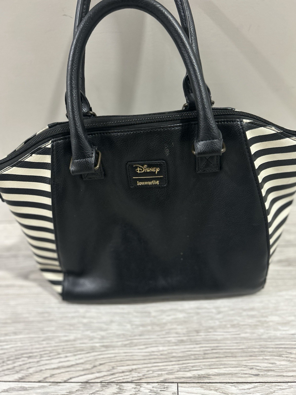 Loungefly Disney Purse Snow White Evil Queen Poison Apple Black Carry Bag