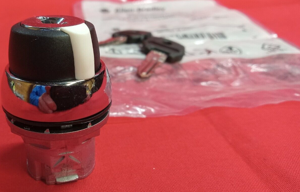ALLEN BRADLEY KEY MAINTAINED SELECTOR SWITCH SER A TYPE 4 & 13 IP66 800FM-KM23