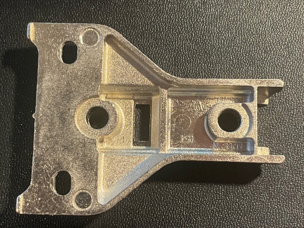 Grass Hinge 1006-30 Self Close w/ #054 Baseplate • Self Closing • Snap-on