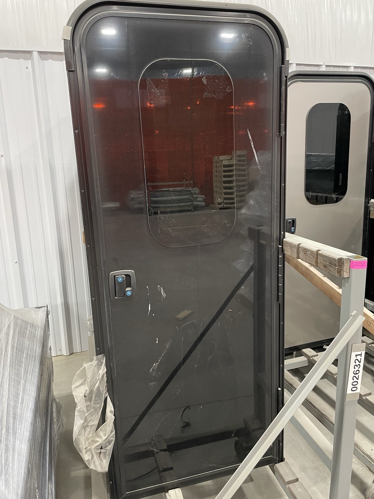 NEW Lippert 950 Series Radius-Corner RV Trailer ENTRY DOOR SCREEN/LATCH 28" x 78